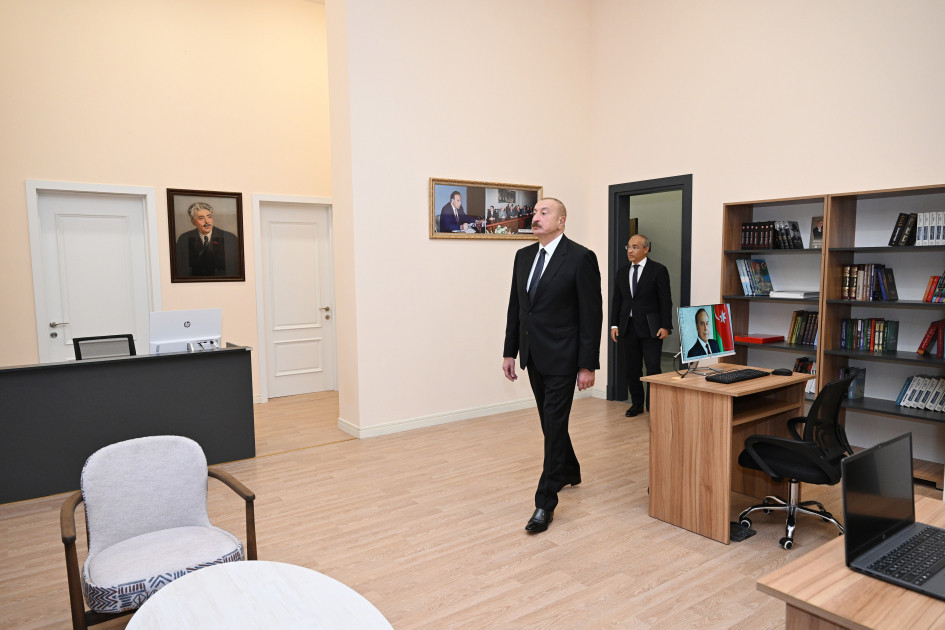 Prezident İlham Əliyev Azərbaycan Yazıçılar Birliyinin Səməd Vurğun adına Yaradıcılıq Evinin açılışında iştirak edib<font color=red> - FOTOLAR</font>