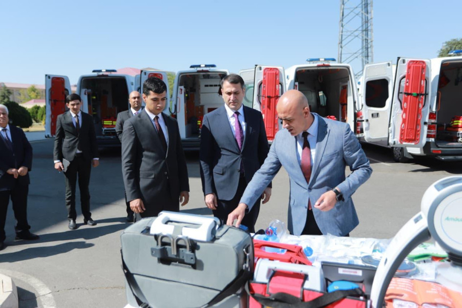 Muxtar respublikada təcili tibbi yardım avtomobilləri yeni avadanlıqlarla təmin olunub<font color=red> - FOTOLAR</font>