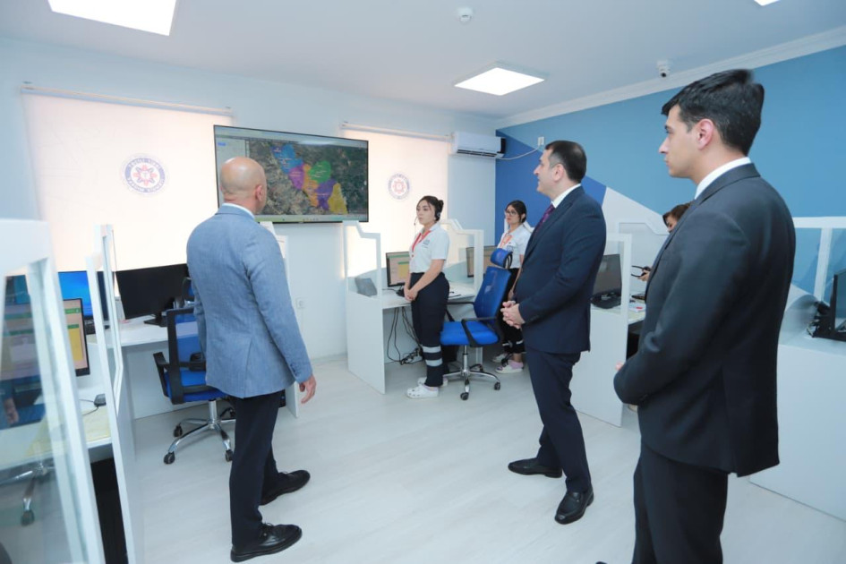 Muxtar respublikada təcili tibbi yardım avtomobilləri yeni avadanlıqlarla təmin olunub<font color=red> - FOTOLAR</font>