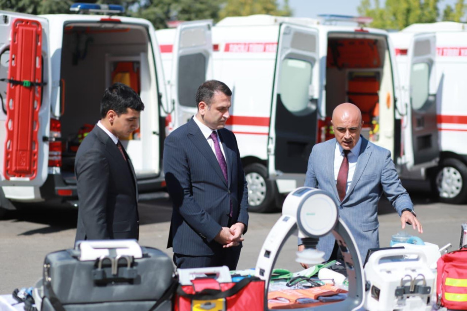 Muxtar respublikada təcili tibbi yardım avtomobilləri yeni avadanlıqlarla təmin olunub<font color=red> - FOTOLAR</font>