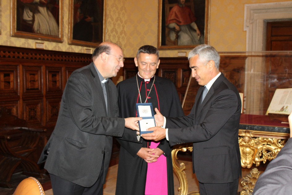 Heydər Əliyev Fondu ilə Vatikan Apostol Kitabxanası və Apostol Arxivi arasında memorandum imzalanıb<font color=red> - FOTOLAR</font>