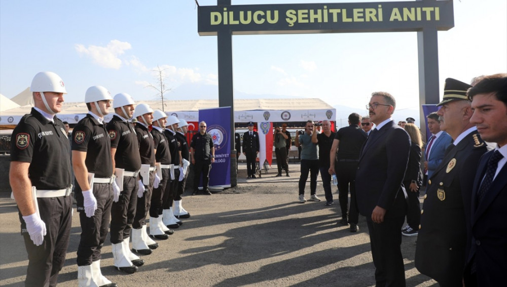 İğdırda həlak olmuş 13 polis əməkdaşının xatirəsi anılıb<font color=red> - FOTOLAR</font>