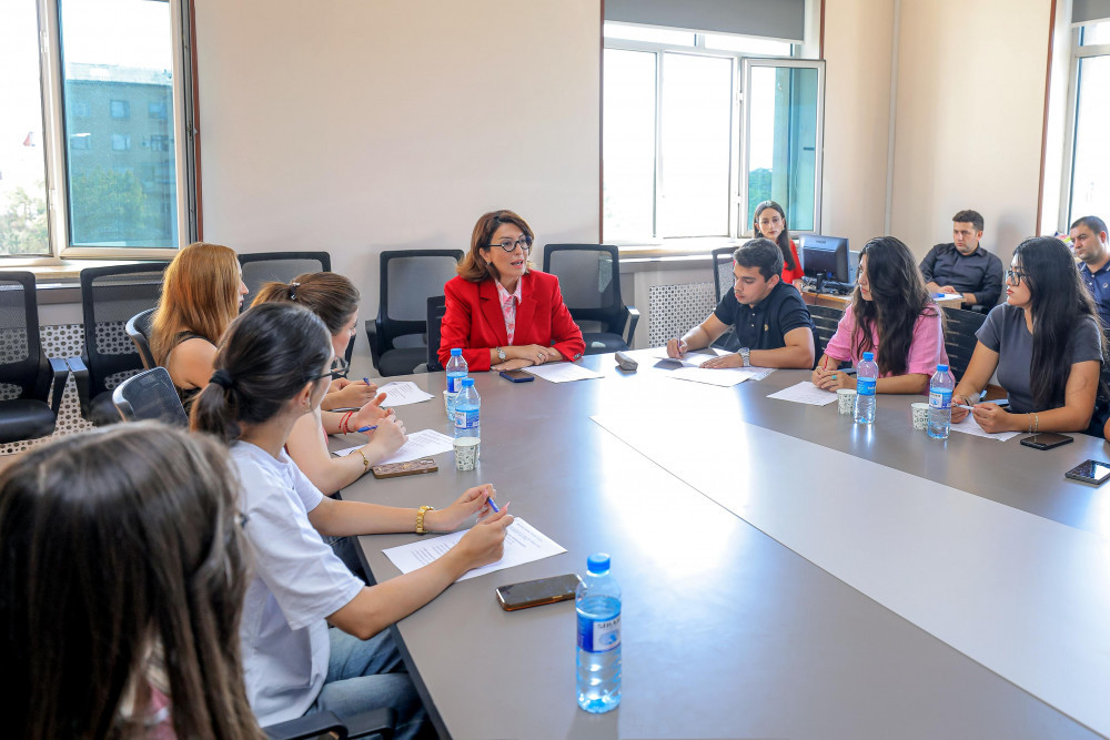 Gənc könüllülər üçün motivasiya təlimi keçirilib<font color=red> - FOTOLAR</font>