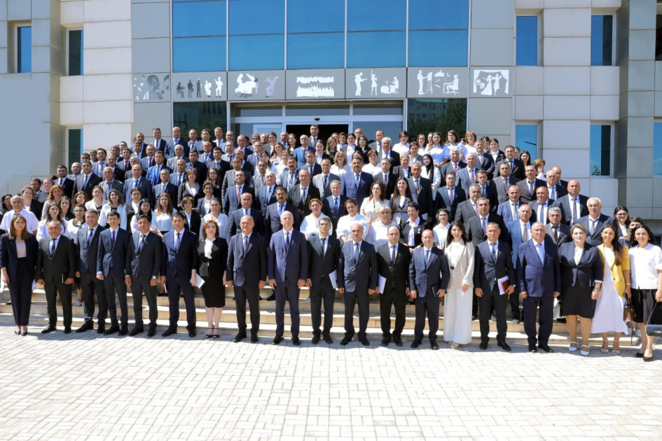 Naxçıvanda təhsil işçilərinin sentyabr konfransı keçirilib<font color=red> - FOTOLAR</font>