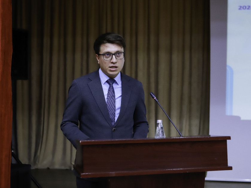 Naxçıvanda təhsil işçilərinin sentyabr konfransı keçirilib<font color=red> - FOTOLAR</font>