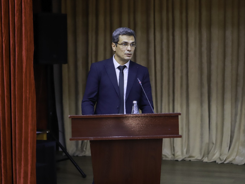 Naxçıvanda təhsil işçilərinin sentyabr konfransı keçirilib<font color=red> - FOTOLAR</font>