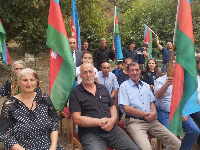 Xocalının Şuşakənd kəndinə ilk köçən 59 sakinə mənzillərin açarları təqdim edilib<font color=red> - FOTOLAR</font>