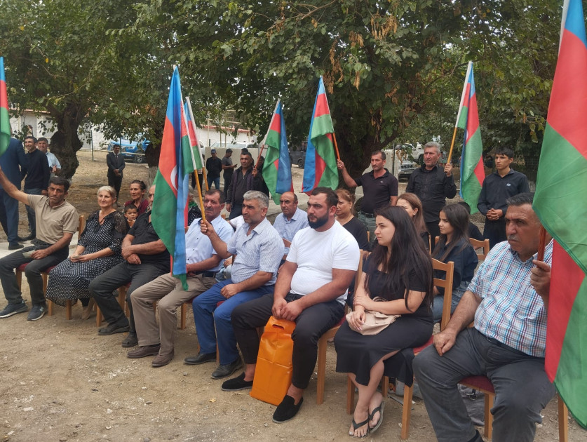 Xocalının Şuşakənd kəndinə ilk köçən 59 sakinə mənzillərin açarları təqdim edilib<font color=red> - FOTOLAR</font>