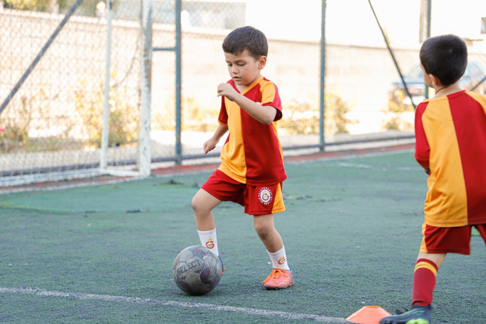 Məcid Seyidov Naxçıvanda Qalatasaray futbol məktəbini ziyarət edib<font color=red> - FOTOLAR</font>