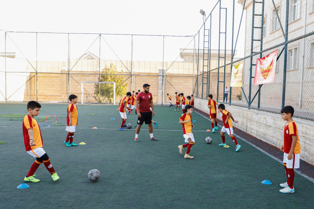 Məcid Seyidov Naxçıvanda Qalatasaray futbol məktəbini ziyarət edib<font color=red> - FOTOLAR</font>