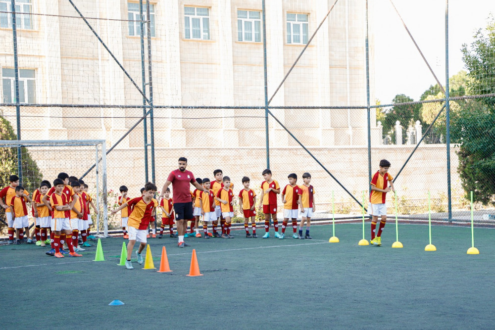 Məcid Seyidov Naxçıvanda Qalatasaray futbol məktəbini ziyarət edib<font color=red> - FOTOLAR</font>