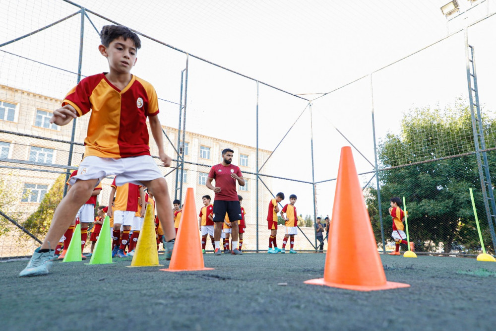 Məcid Seyidov Naxçıvanda Qalatasaray futbol məktəbini ziyarət edib<font color=red> - FOTOLAR</font>