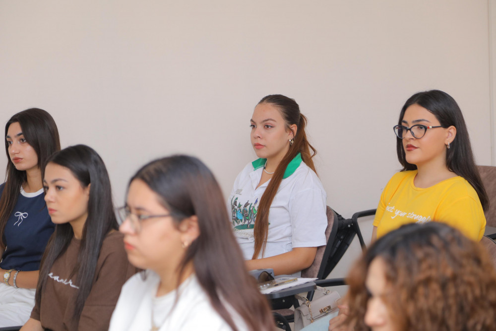 Naxçıvan televiziyasında “Jurnalistika təlimi” layihəsi uğurla davam edir<font color=red> - FOTOLAR</font>