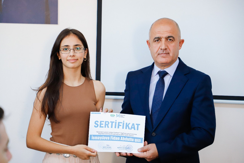 Naxçıvanda könüllülər üçün təşkil olunan beş günlük təlim başa çatıb<font color=red> - FOTOLAR</font>