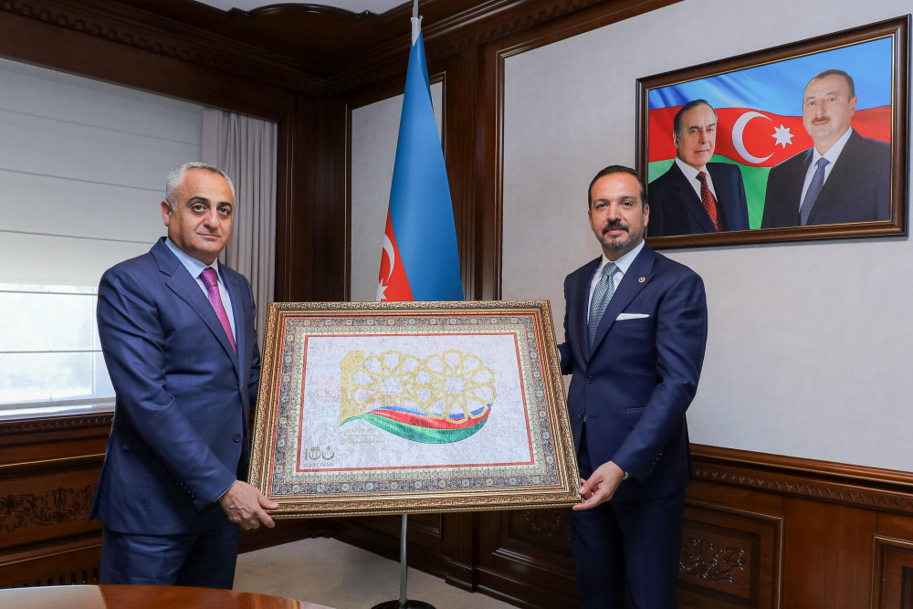 Səlahiyyətli nümayəndə Türkiyənin hakim Ədalət və İnkişaf Partiyasının sədr müavini ilə görüşüb<font color=red> - FOTOLAR</font>