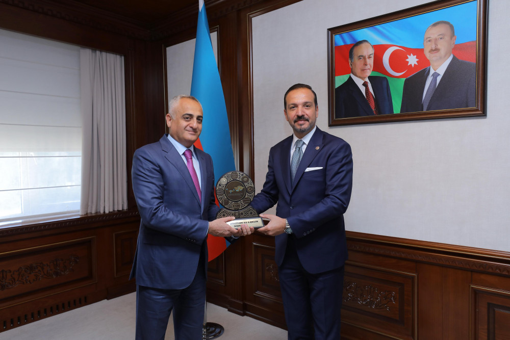 Səlahiyyətli nümayəndə Türkiyənin hakim Ədalət və İnkişaf Partiyasının sədr müavini ilə görüşüb<font color=red> - FOTOLAR</font>