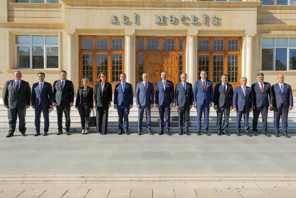 Səlahiyyətli nümayəndə Türkiyənin hakim Ədalət və İnkişaf Partiyasının sədr müavini ilə görüşüb<font color=red> - FOTOLAR</font>