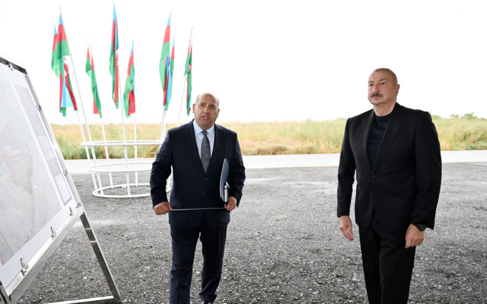 Prezident İlham Əliyev Füzuli rayonunun yeni salınacaq Qaraxanbəyli kəndinin təməlini qoyub<font color=red> - FOTOLAR</font>