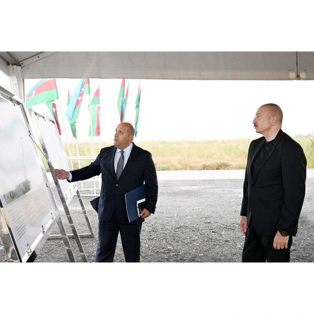 Prezident İlham Əliyev Füzuli rayonunun yeni salınacaq Qaraxanbəyli kəndinin təməlini qoyub<font color=red> - FOTOLAR</font>