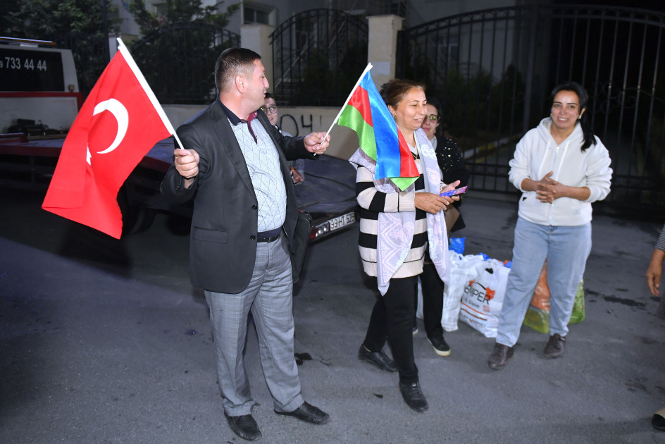 Kəlbəcər şəhərinə növbəti köç karvanı yola salınıb<font color=red> - FOTOLAR</font>