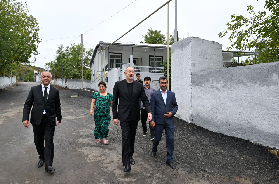 Prezident İlham Əliyev Xocalı rayonunun Badara kəndində olub<font color=red> - FOTOLAR</font>