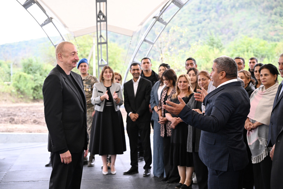 Prezident İlham Əliyev Xocalının Badara, Daşbulaq, Seyidbəyli və Şuşakənd kəndlərinin sakinləri ilə görüşüb<font color=red> - FOTOLAR</font>