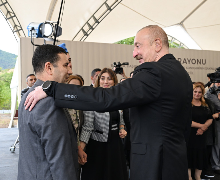 Prezident İlham Əliyev Xocalının Badara, Daşbulaq, Seyidbəyli və Şuşakənd kəndlərinin sakinləri ilə görüşüb<font color=red> - FOTOLAR</font>