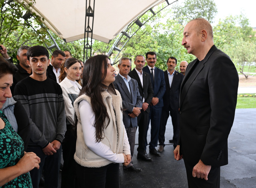 Prezident İlham Əliyev Xocalının Badara, Daşbulaq, Seyidbəyli və Şuşakənd kəndlərinin sakinləri ilə görüşüb<font color=red> - FOTOLAR</font>