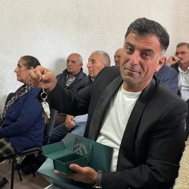 Bu gün köç karvanı ilə Kəlbəcərə çatan 32 ailəyə mənzillərin açarları təqdim edilib<font color=red> - FOTOLAR</font>