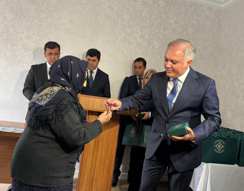 Bu gün köç karvanı ilə Kəlbəcərə çatan 32 ailəyə mənzillərin açarları təqdim edilib<font color=red> - FOTOLAR</font>