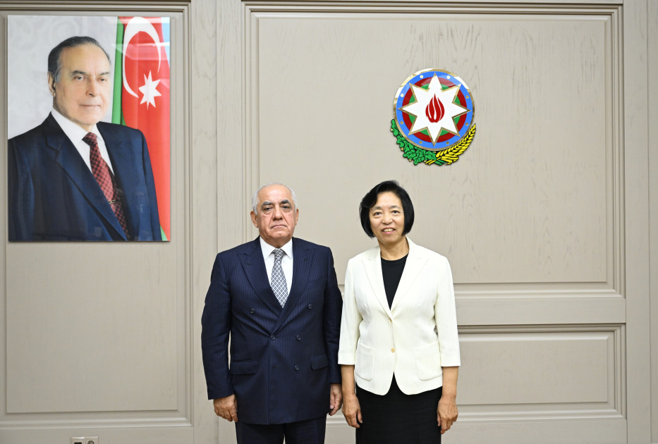 Baş nazir Əli Əsədov Çin Xalq Siyasi Məşvərət Şurasının Ümumçin Komitəsi sədrinin müavini ilə görüşüb<font color=red> - FOTOLAR</font>