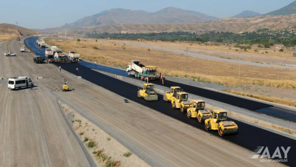 Zəngəzur dəhlizində tikinti işlərinin 95 faizi icra olunub<font color=red> - FOTOLAR</font>