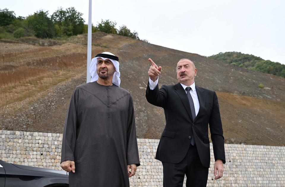 Azərbaycan və Birləşmiş Ərəb Əmirliklərinin prezidentləri Şuşa rayonunun Daşaltı kəndinin fonunda şəkil çəkdiriblər<font color=red> - FOTOLAR</font>