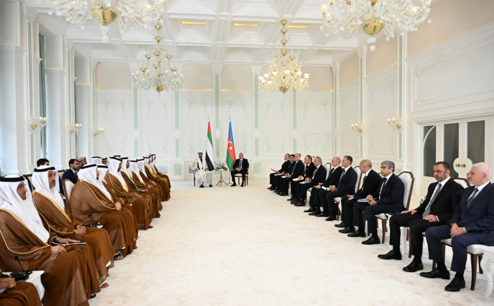 Azərbaycan və BƏƏ prezidentlərinin geniş tərkibdə görüşü olub, sənədlər mübadilə edilib <font color=red> - FOTOLAR</font>