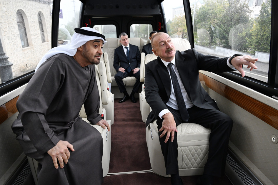 Prezident İlham Əliyev və Prezident Şeyx Məhəmməd bin Zayed Al Nəhyan Yeni Şuşa məscidində tikinti işlərinin gedişi ilə tanış olublar<font color=red> - FOTOLAR</font>