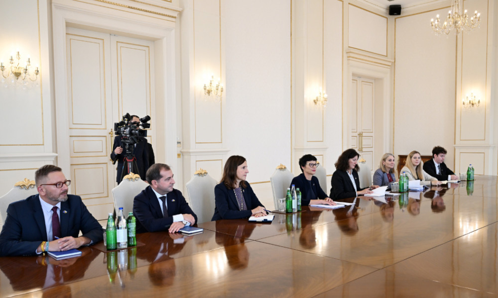 Prezident İlham Əliyev Avropa İttifaqının Genişlənmə üzrə komissarını qəbul edib<font color=red> - FOTOLAR</font>