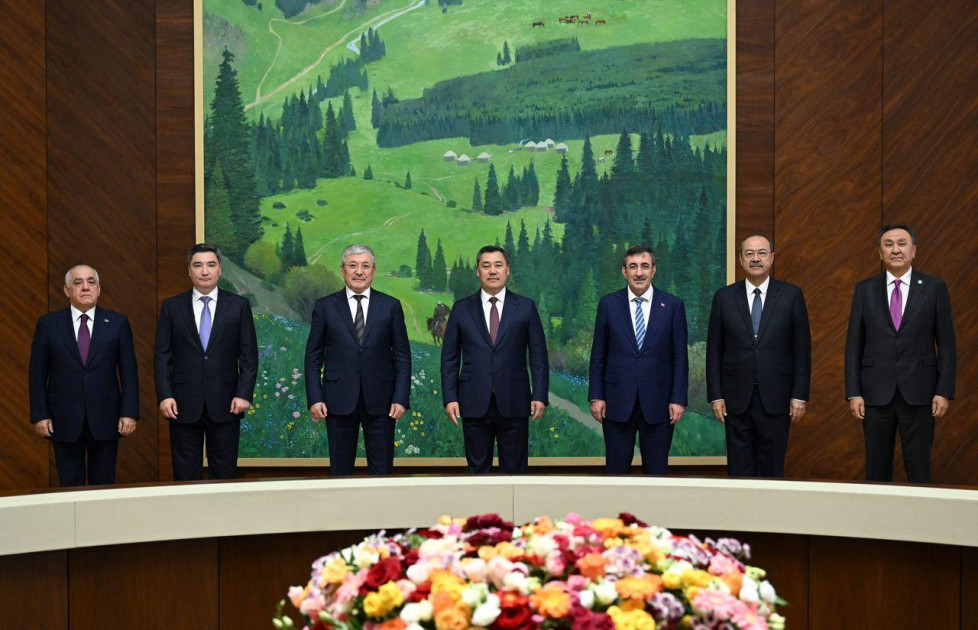 Baş nazir Əli Əsədov Bişkekdə Qırğızıstan Prezidenti Sadır Japarovla görüşüb<font color=red> - FOTOLAR</font>