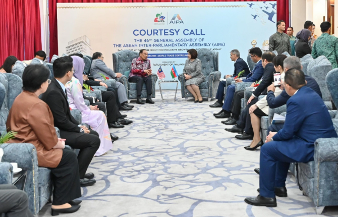 Sahibə Qafarova Malayziyanın Baş naziri ilə görüşüb<font color=red> - FOTOLAR</font>