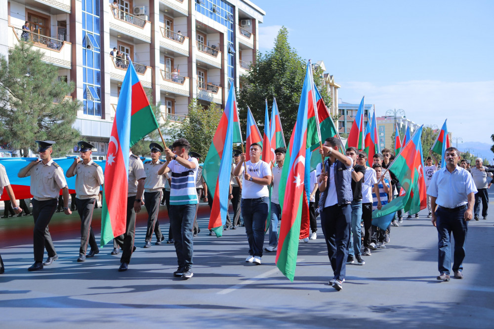 Naxçıvan şəhərində "Suverenlik yürüşü" keçirilib<font color=red> - FOTOLAR</font>
