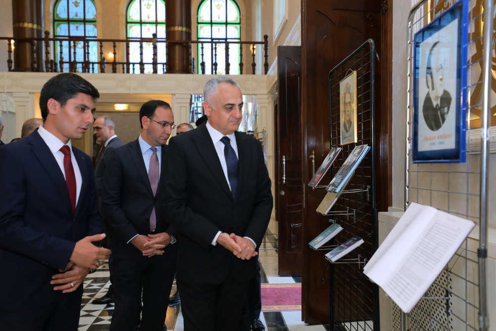 Naxçıvanda Milli Musiqi Günündə “O olmasın, bu olsun” musiqili komediya təqdim olunub<font color=red> - FOTOLAR</font>