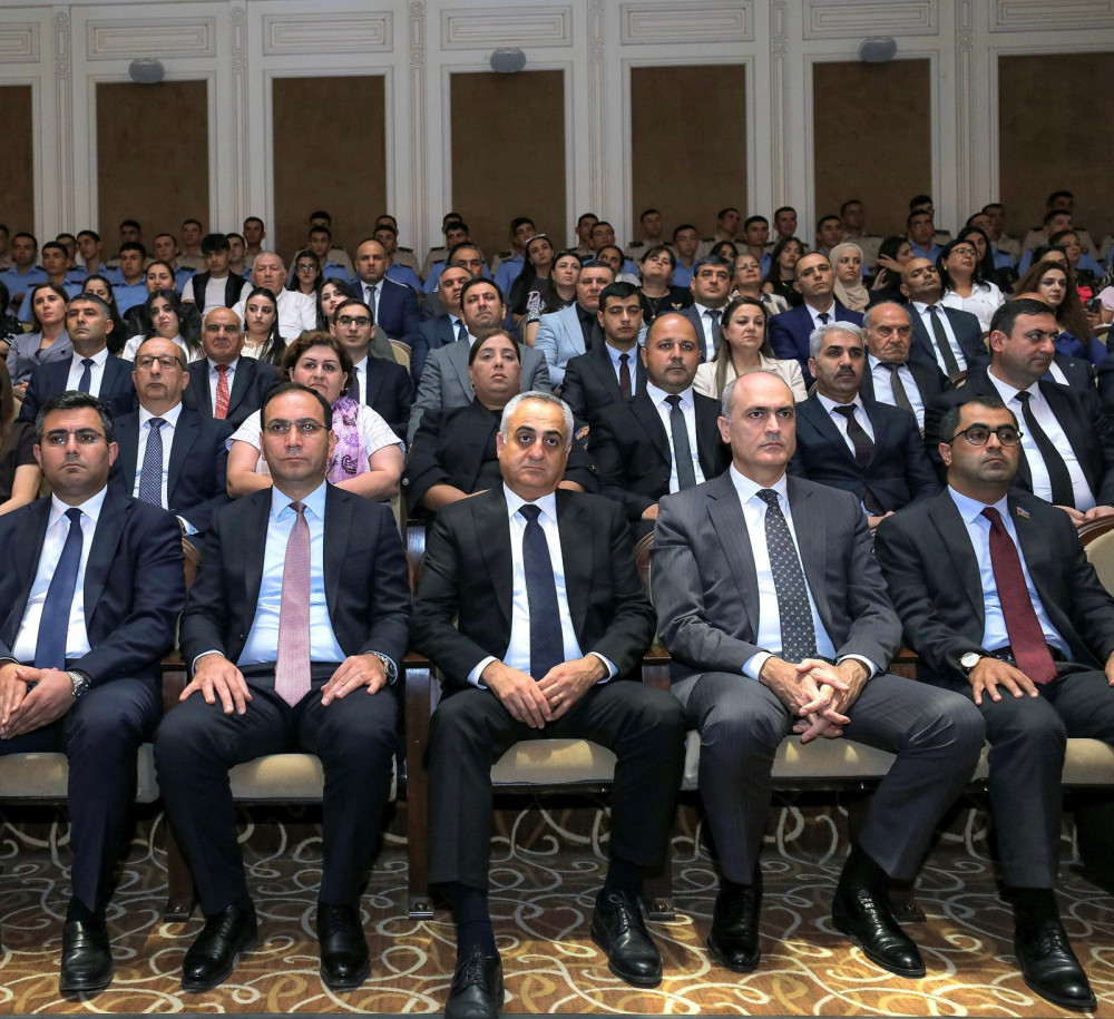 Naxçıvanda Milli Musiqi Günündə “O olmasın, bu olsun” musiqili komediya təqdim olunub<font color=red> - FOTOLAR</font>