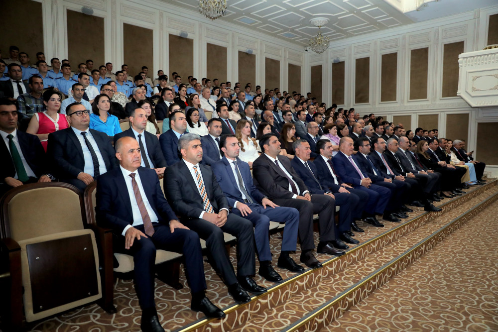 Naxçıvanda Milli Musiqi Günündə “O olmasın, bu olsun” musiqili komediya təqdim olunub<font color=red> - FOTOLAR</font>