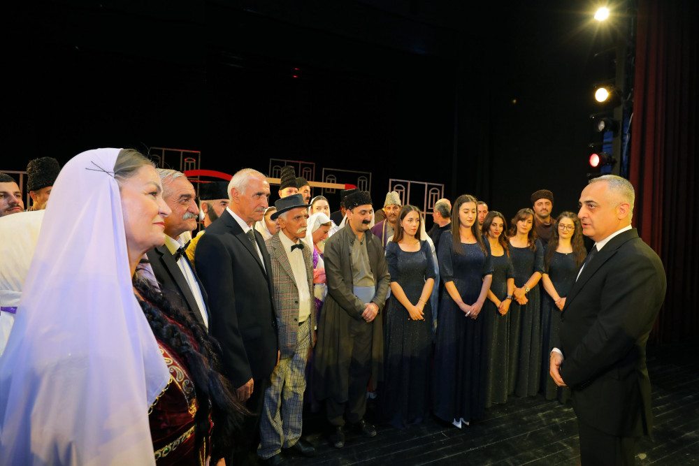 Naxçıvanda Milli Musiqi Günündə “O olmasın, bu olsun” musiqili komediya təqdim olunub<font color=red> - FOTOLAR</font>