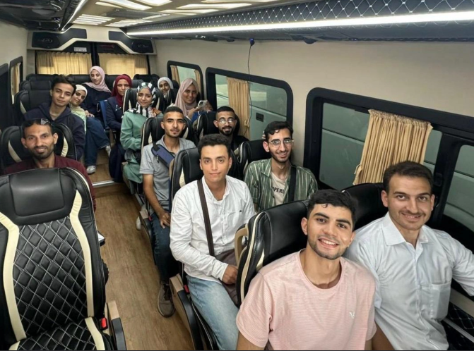 Azərbaycan 14 fələstinli tələbəni Qəzzadan təxliyə edib<font color=red> - FOTOLAR</font>