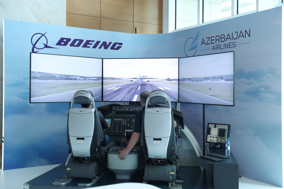 Bakıda “Boeing 787 Dreamliner” uçuş simulyatoru təqdim olunub<font color=red> - FOTOLAR</font>