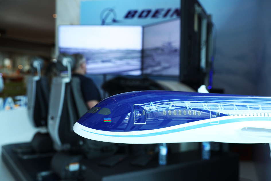 Bakıda “Boeing 787 Dreamliner” uçuş simulyatoru təqdim olunub<font color=red> - FOTOLAR</font>