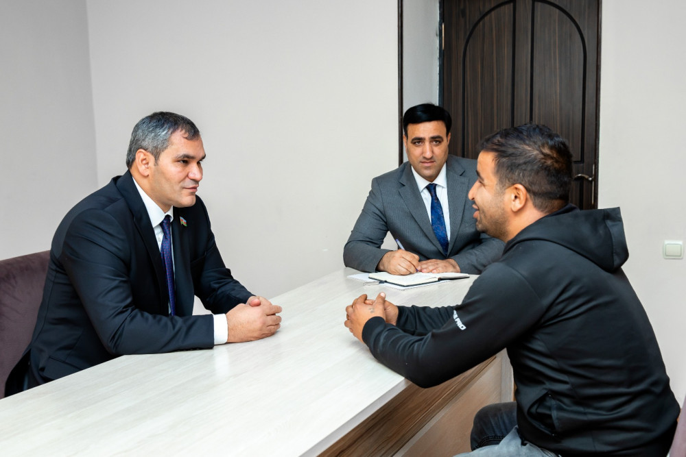 Qəzənfər Abdullayev Culfa rayon Bənəniyar kənd sakinləri ilə görüşüb<font color=red> - FOTOLAR</font>