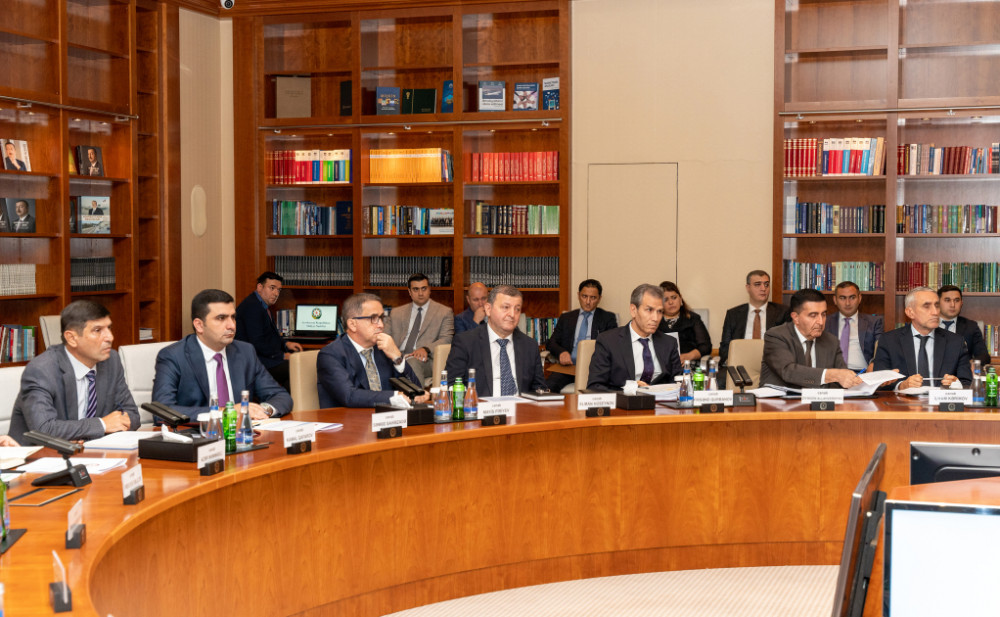 Maliyyə Nazirliyində kollegiya iclası keçirilib<font color=red> - FOTOLAR</font>