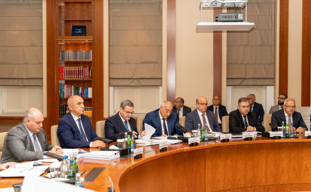 Maliyyə Nazirliyində kollegiya iclası keçirilib<font color=red> - FOTOLAR</font>