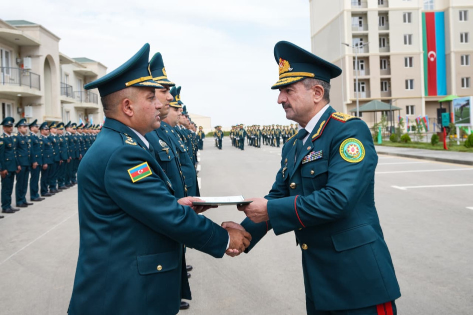 DSX-nin hərbi hissəsində yeni inşa olunmuş yaşayış binaları xidməti istifadəyə verilib -<font color=red> - FOTOLAR</font>